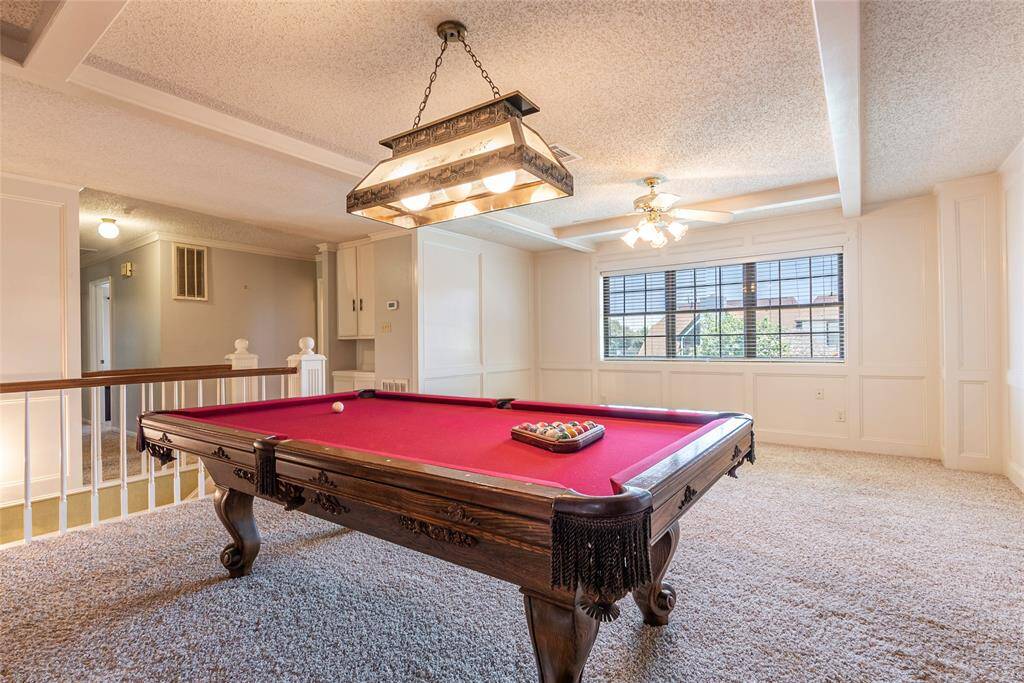 Great size loft area with pool table