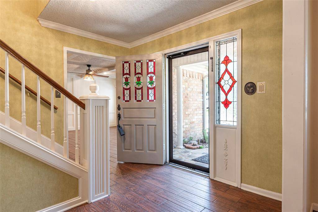 Look at that gorgeous front door