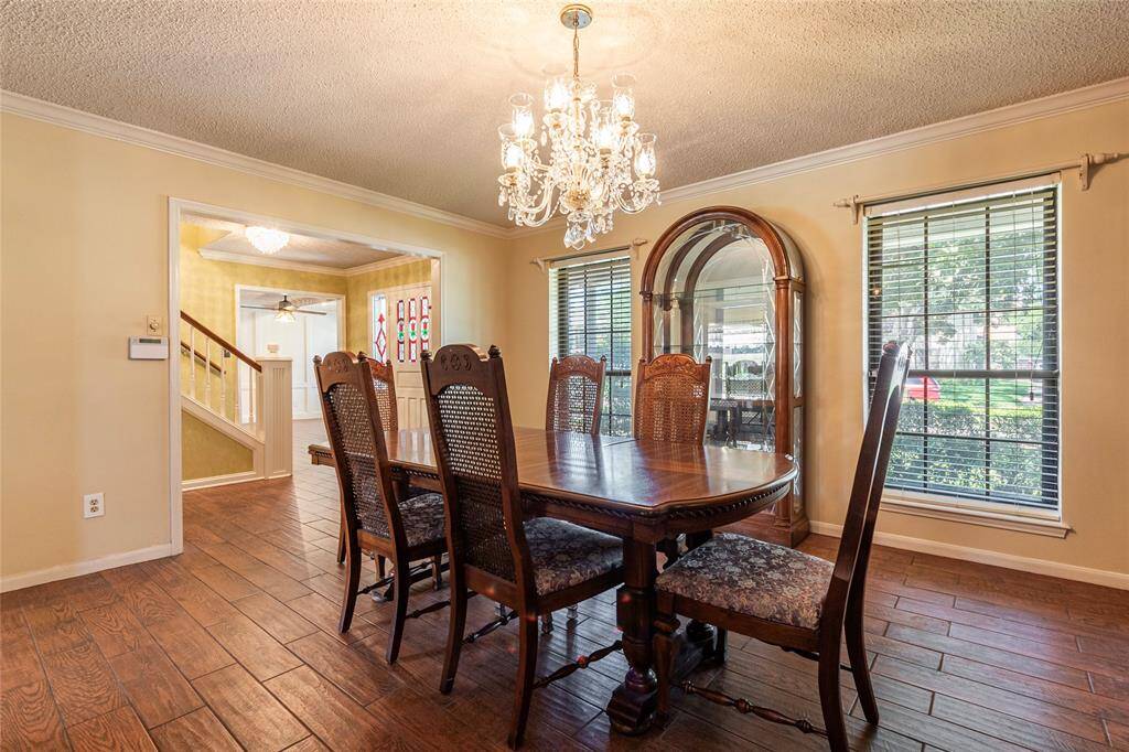 Spacious dining room