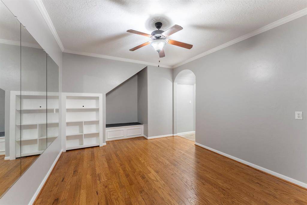 The uses are endless with this downstairs flexroom. Could be an amazing media room, hobby room and more.