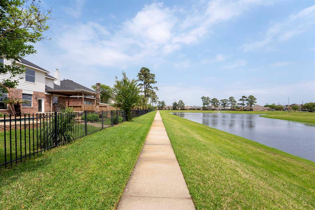 Country Lake Estates features 3 lakes - this home backs to just one of them providing so much neighborhood ambience!