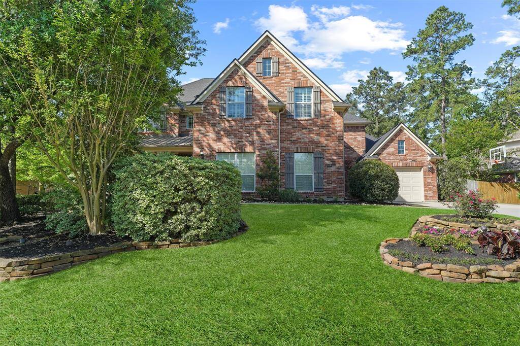 Discover this custom designed 5 bedroom, 3.5 bathroom brick home in the highly sought after Pepperdale neighborhood of Sterling Ridge. The home features an in-ground pool in the backyard, new roof that was replaced in 2025.