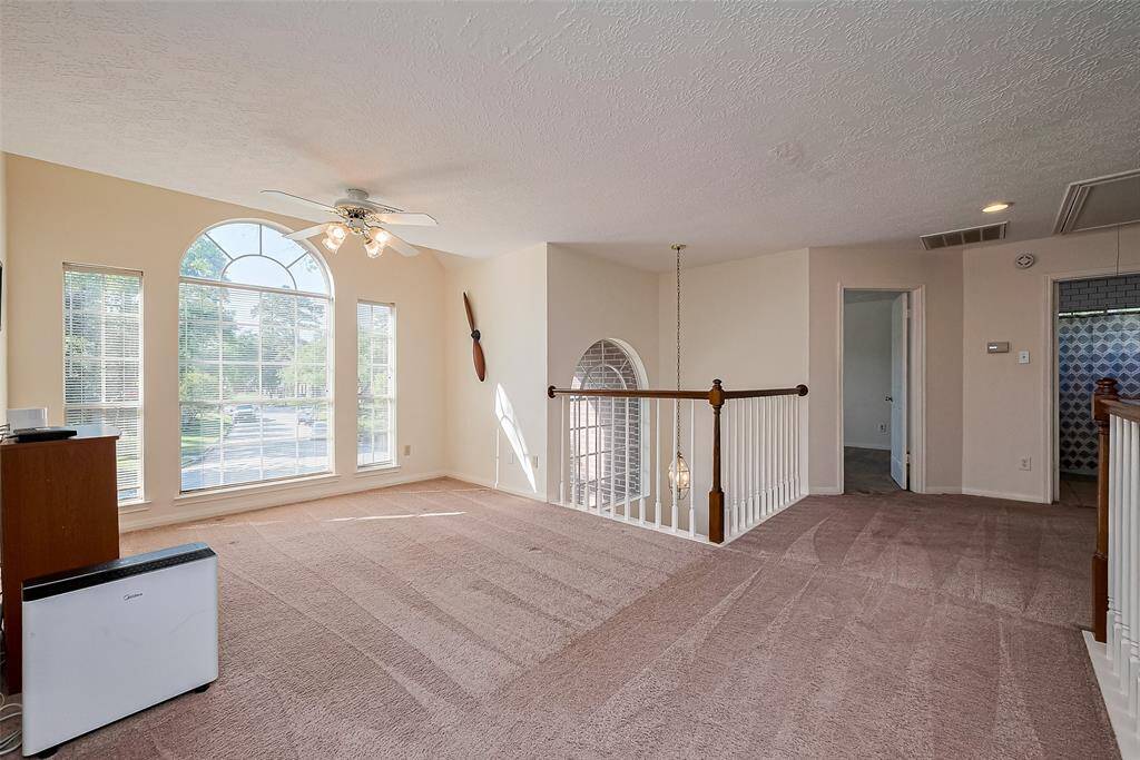 Amazing flex space for a kids retreat or crafting space.