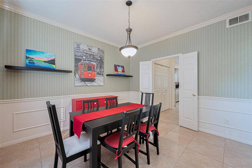 Formal Dining