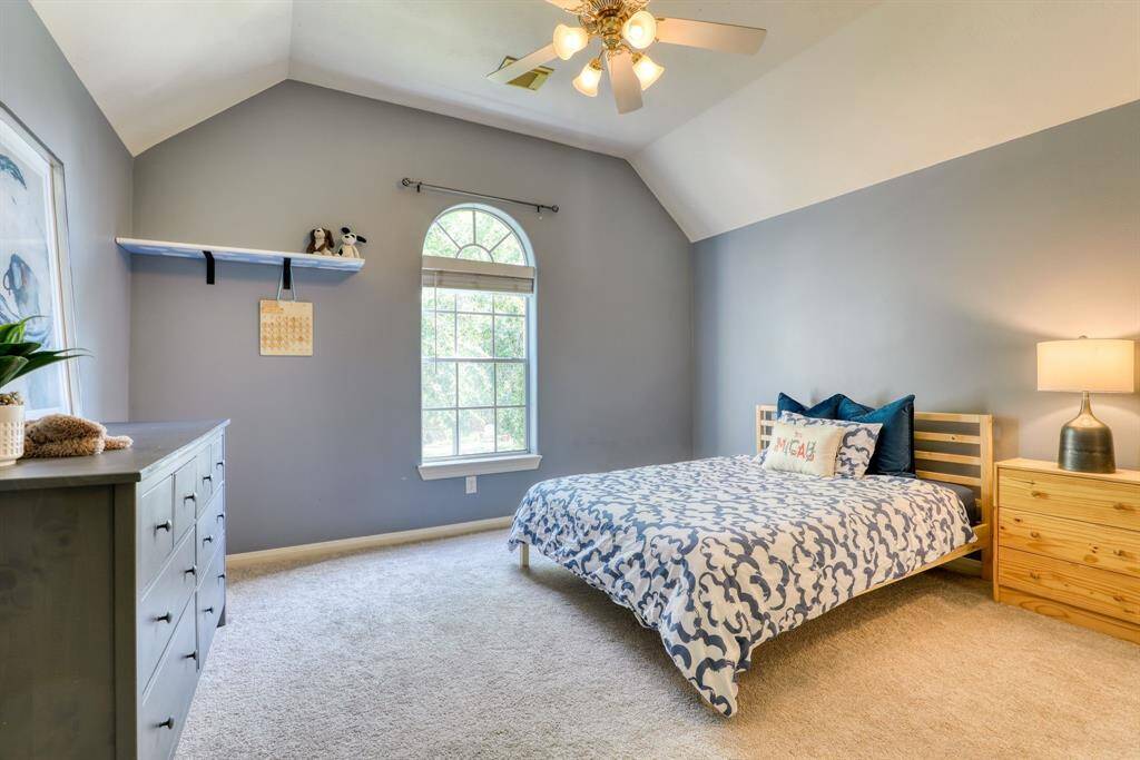 Note the high ceilings.