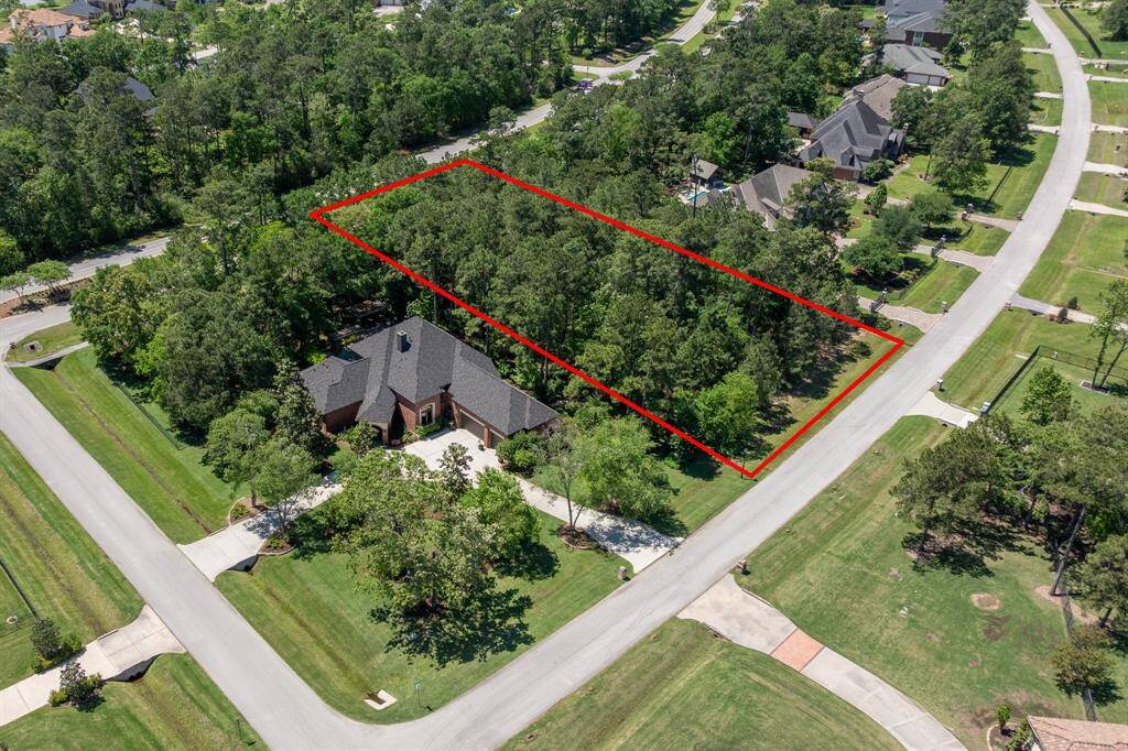 Nicely wooded lot just waiting for you to make it your new home!