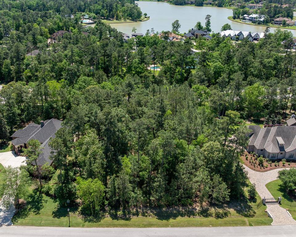 The home on this lot would face north, allowing you to enjoy the yard without the afternoon sun!