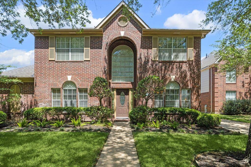 Welcome to 5311 Rebel Ridge Dr presented by Cecilia Hernandez with Better Homes and Gardens Real Estate Gary Greene.