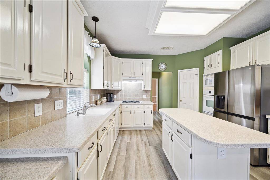 Bright and spacious kitchen designed for functionality and style.