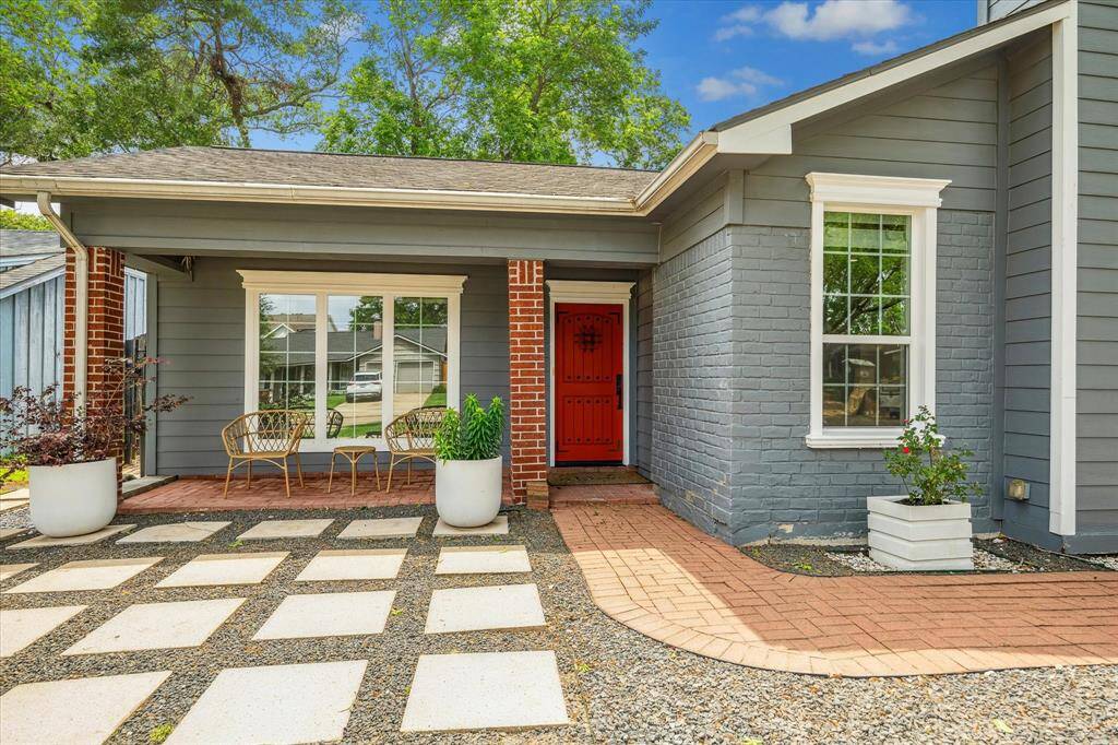 LANDLORDS TREASURED THIS SWEET ABODE FOR YEARS!
