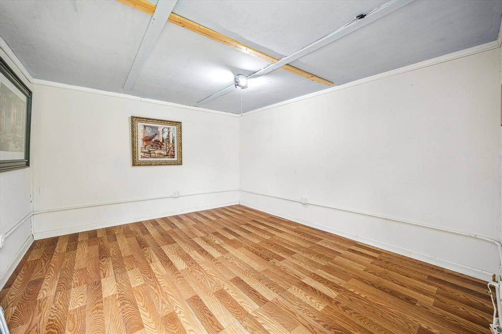 BACKYARD CASITA WITH AC UNIT PROVIDES A GREAT SPACE FOR GUESTS, A HOME OFFICE OR EXERCISE ROOM!