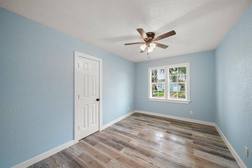 Another spacious secondary bedroom