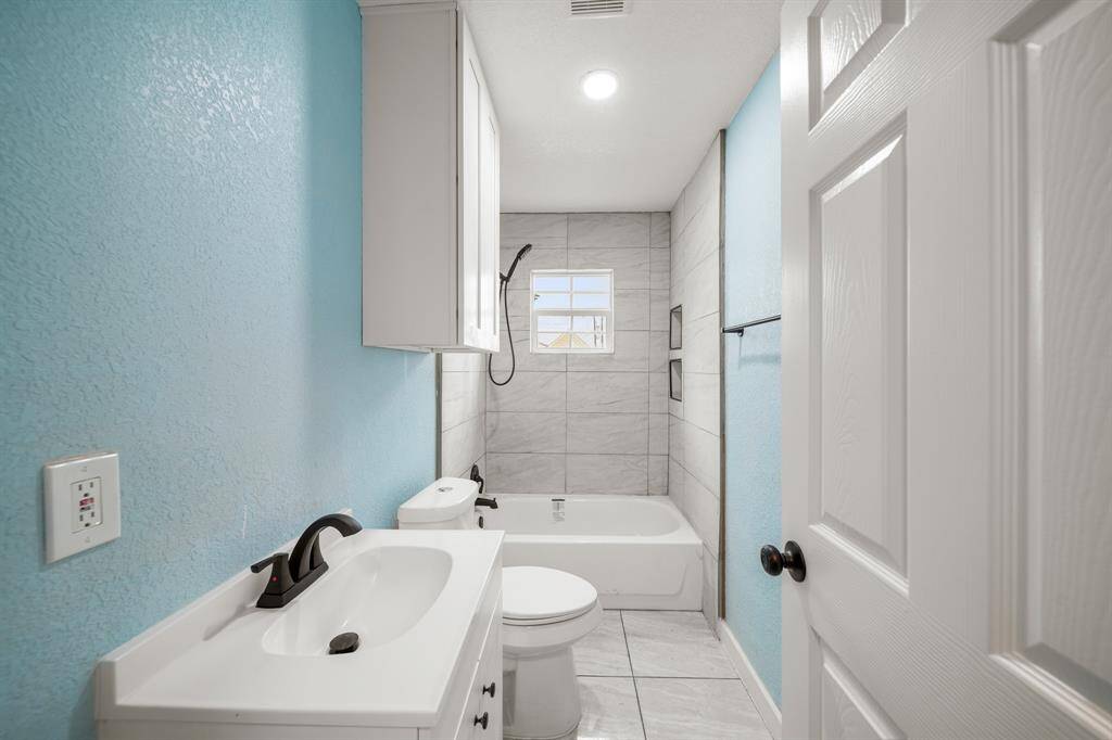 Fully renovated bathroom with a sleek and modern design