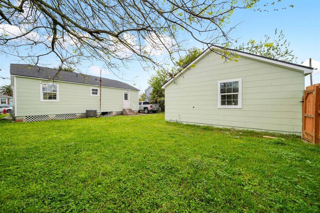 Huge street to alley lot! The possibilities are endless with this space!