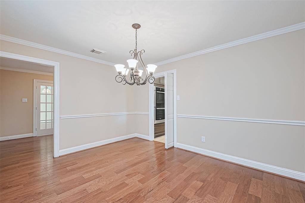 Formal Dining