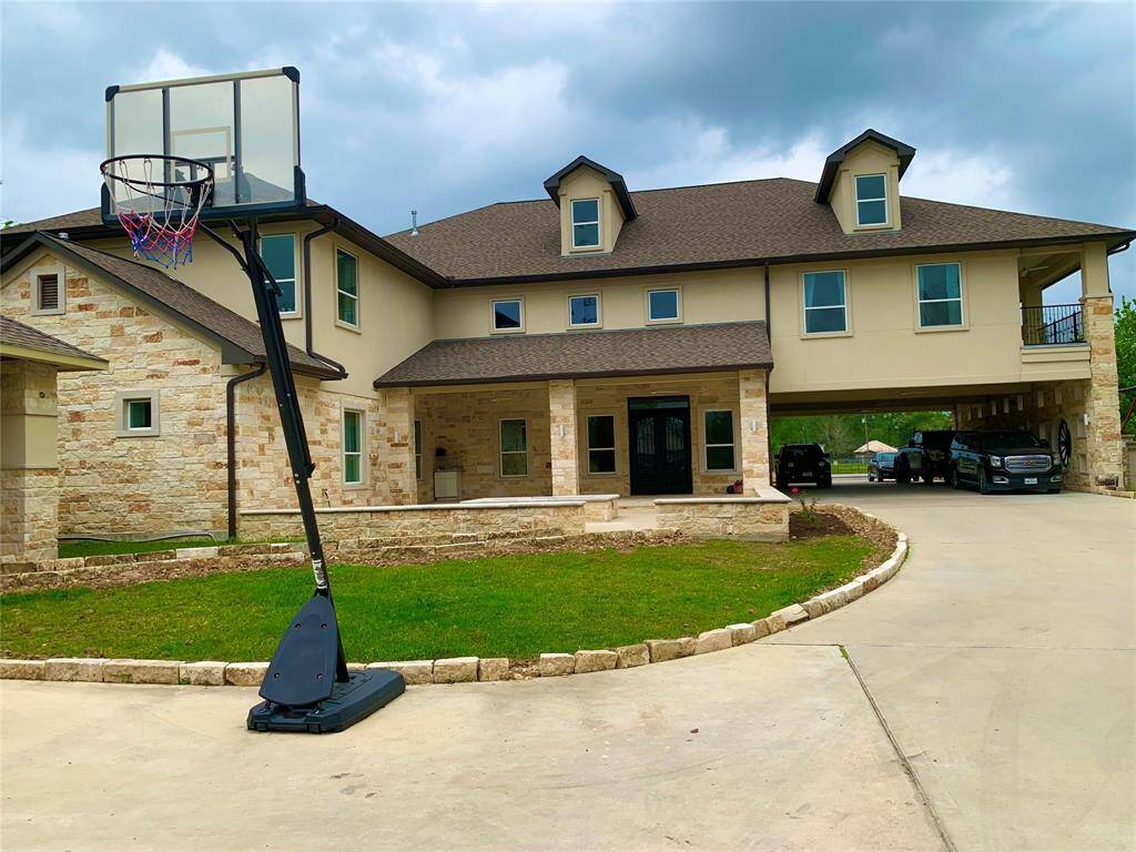 Wide parking and play spaces.