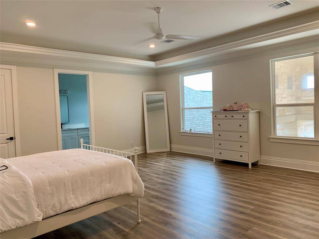 Another example of the spacious bedroom and bathroom ensuite.