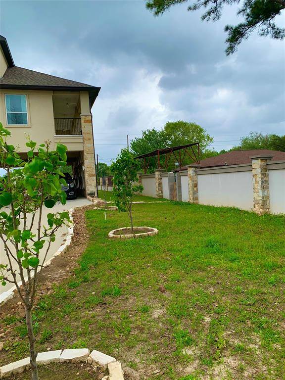 Side yard area.