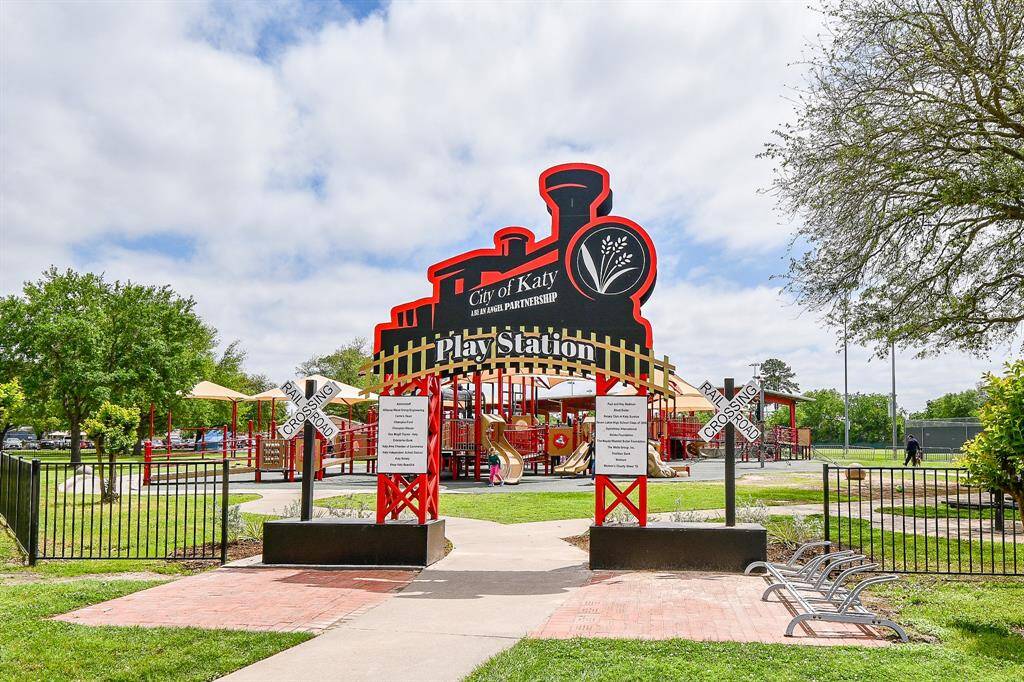 Located in Katy City Park, the Katy Play Station is a train-themed, all-inclusive playground. Including Tennis courts and ball fields, ample green space.