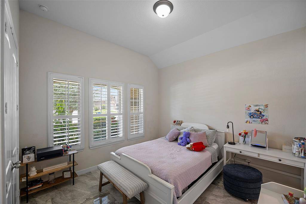 Bedroom 3 with Ensuite Jack & Jill  Bath
