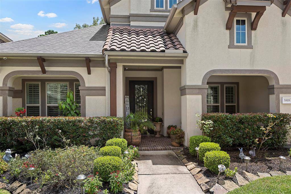 This is open concept living at its finest as you enter the Family Room with Coffered Ceiling & Gas Log Fireplace open to the large Island Kitchen and Breakfast Room. There is an additional Room off the Breakfast Room for entertaining family and friends. Don't miss the COVERED PATIO and the fenced backyard. Master-planned amenities include a recreation center with a pool, park, and trails throughout the community.