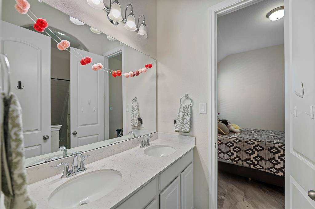 Ensuite Jack & Jill Bath