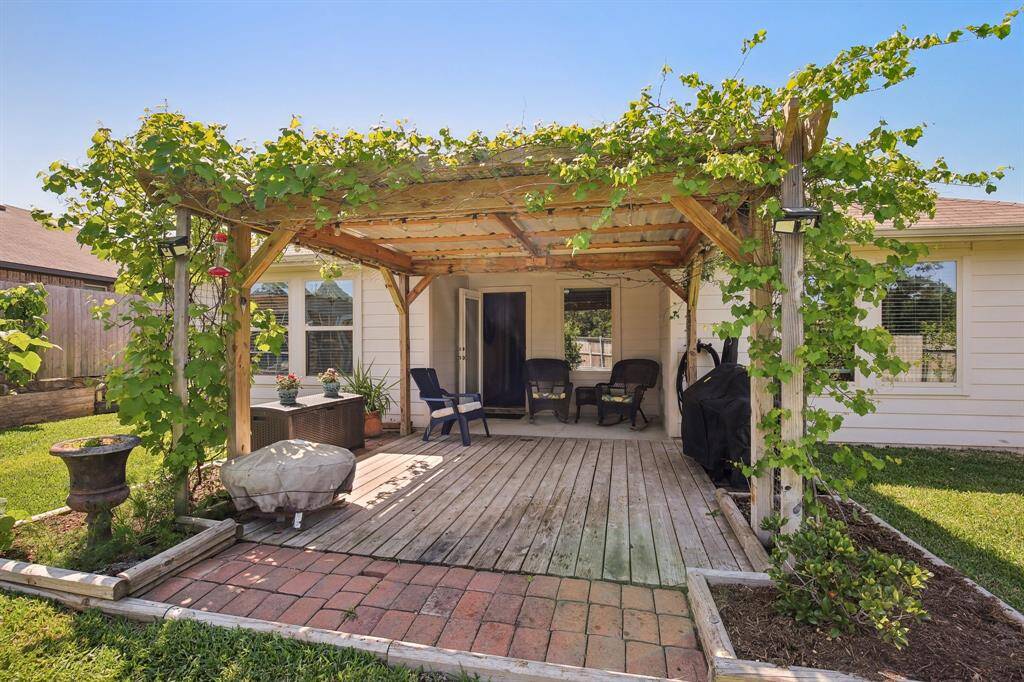 Great place to relax and enjoy having no neighbors behind you.