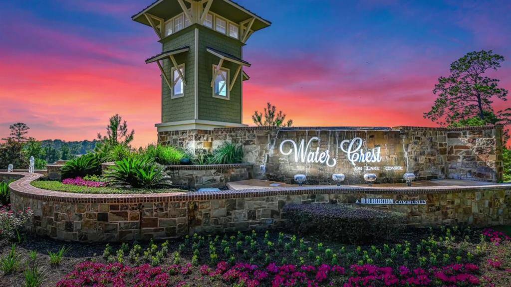Entrance to Water Crest on Lake Conroe.