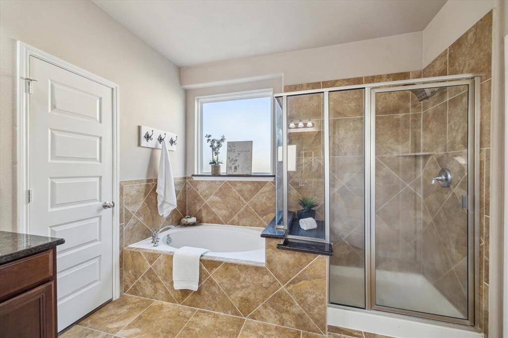 Alternate View of Ensuite bath
