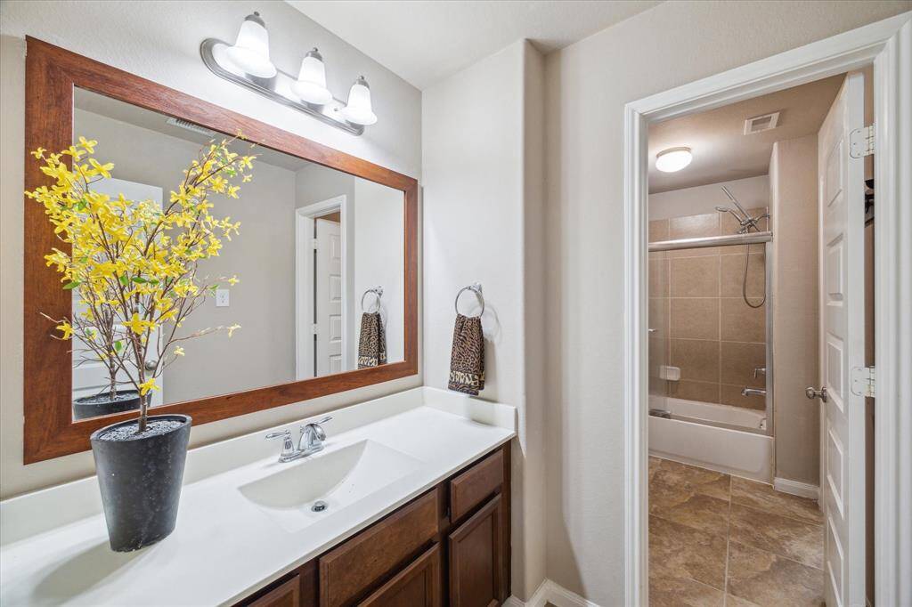 Alternate side of Hollywood Bathroom - Upstairs