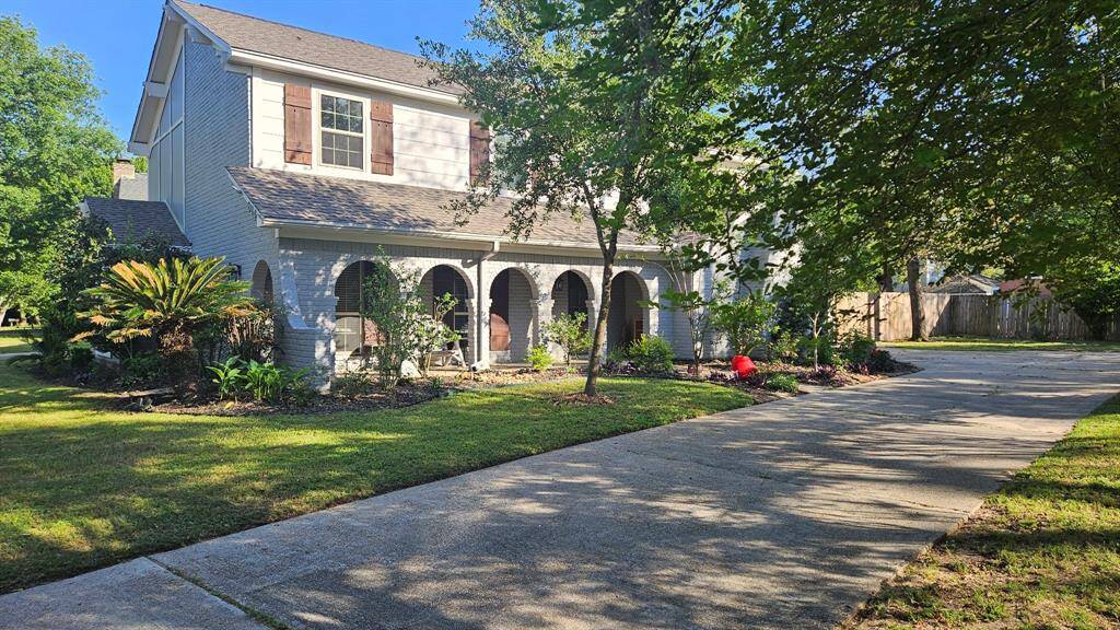 4 Bedrooms, 2.5 Baths, 2 car Garage