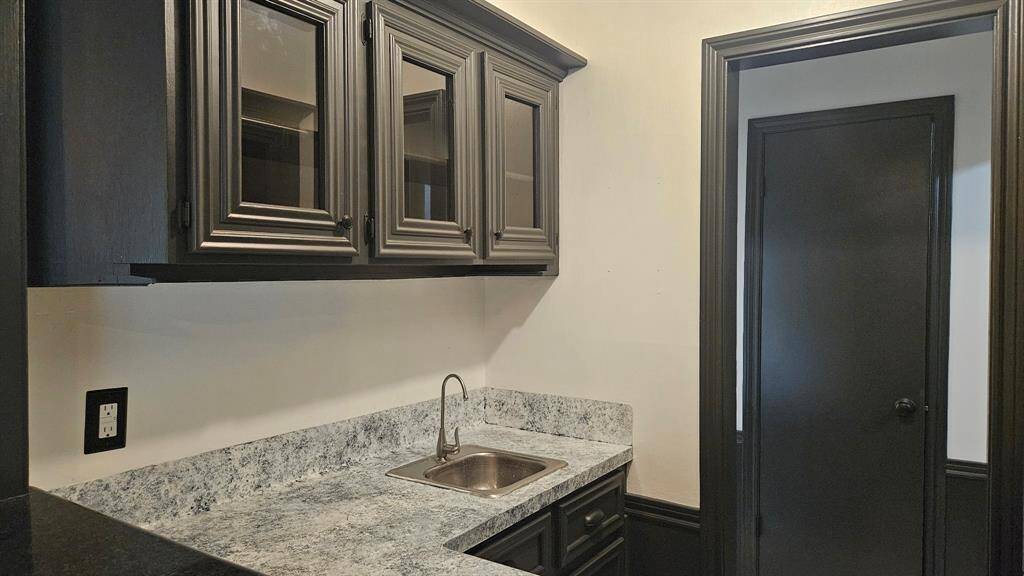 The coffee or wine room!! You pick the pleasure.