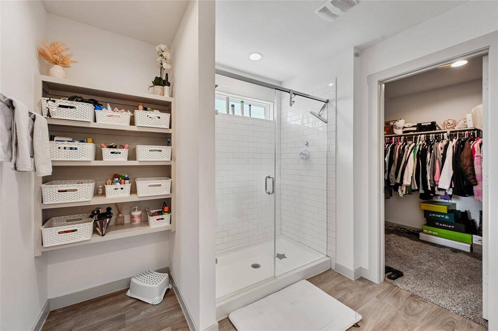 Gorgeous Stand up Shower with Glass Door!