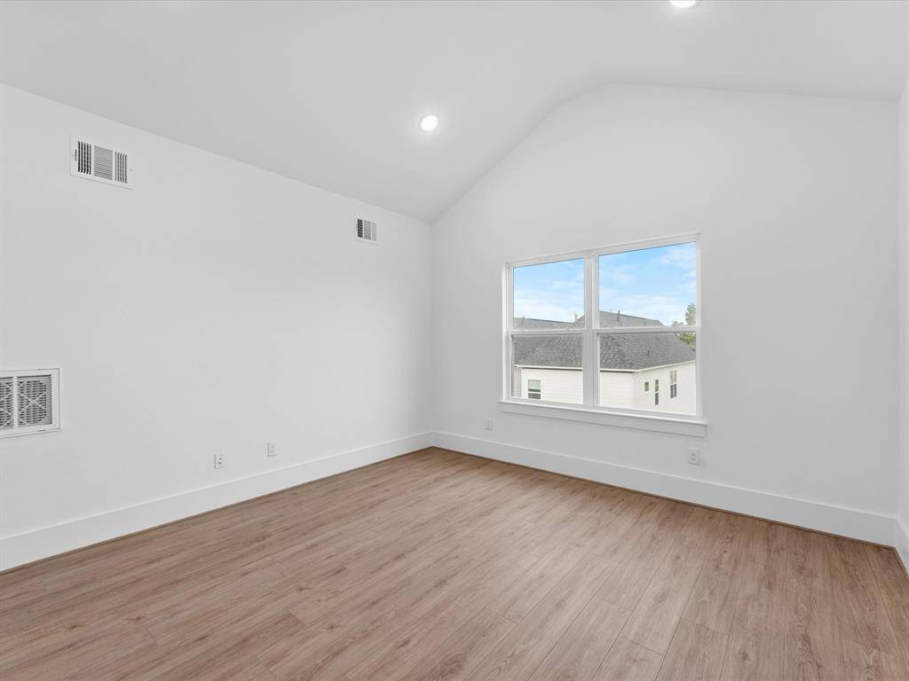 4th Bedroom/Gameroom