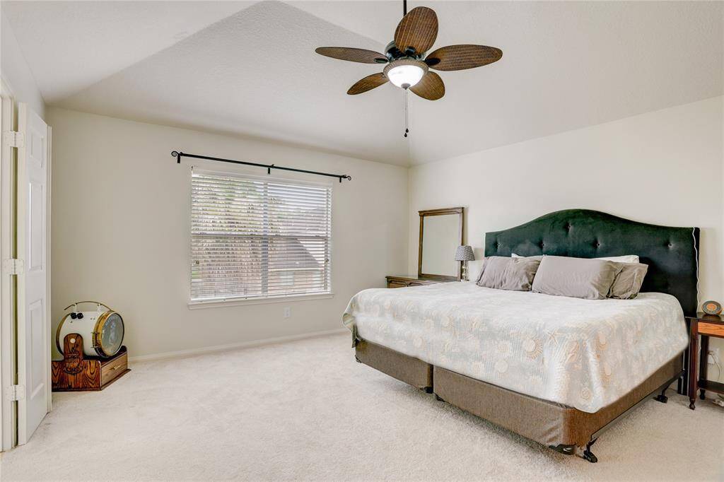 Lovely primary bedroom with on-suite!