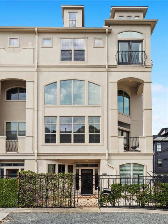 Wonderful Camp Logan 3 Bedroom/3.5 Bath townhome