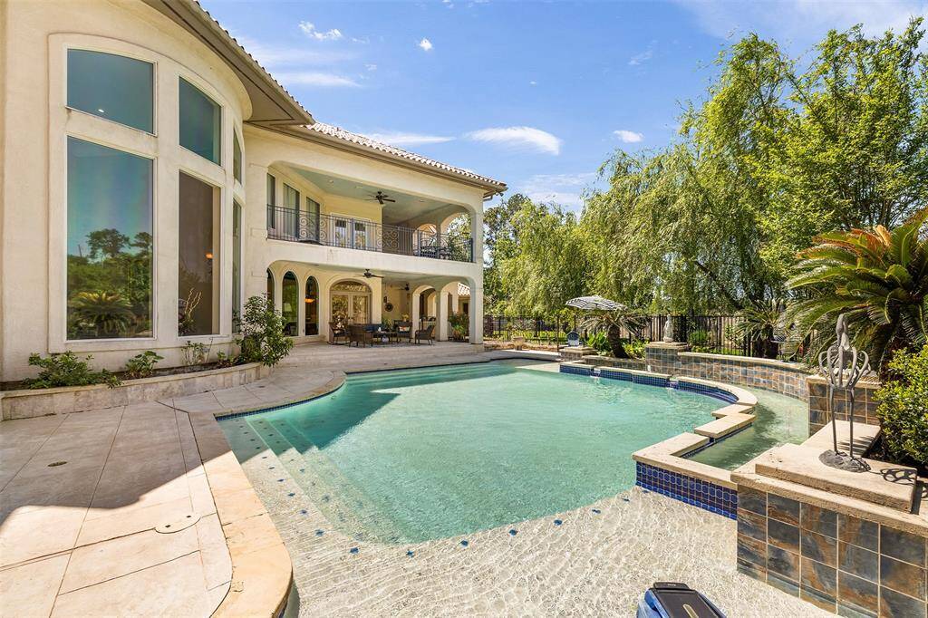 Imagine splashing in the sparking pool on hot summer days.