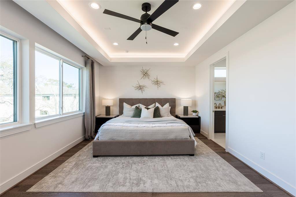 Expansive proportions and high ceilings create a sense of effortless sophistication.