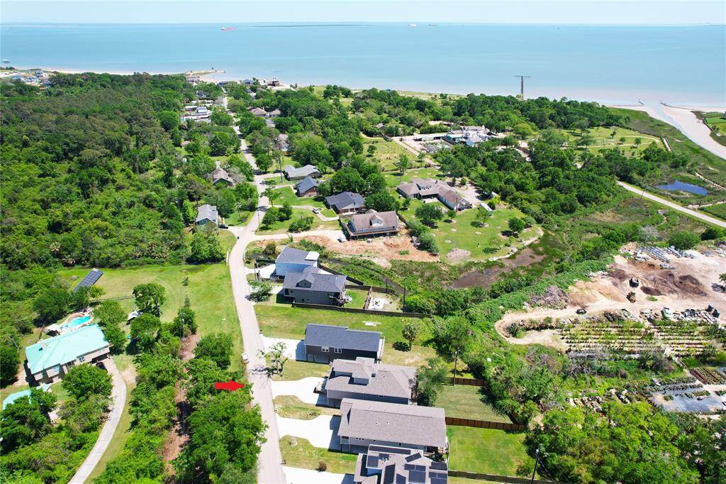 Neighborhood View with close proximity to the water.