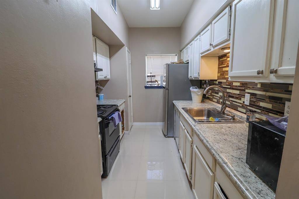 All appliances included.