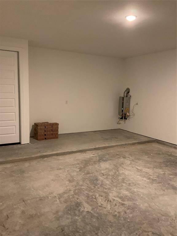 Enjoy the convenience of a community club and pool just a short walk from your doorstep.