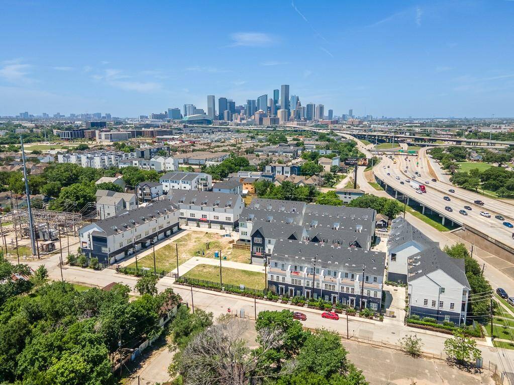 Aerial view of our community.....Upper East River