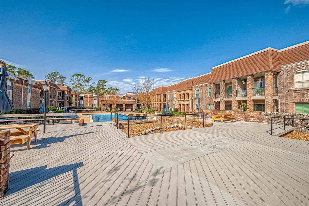 Plenty of space around the pool for hanging out and relaxing.
