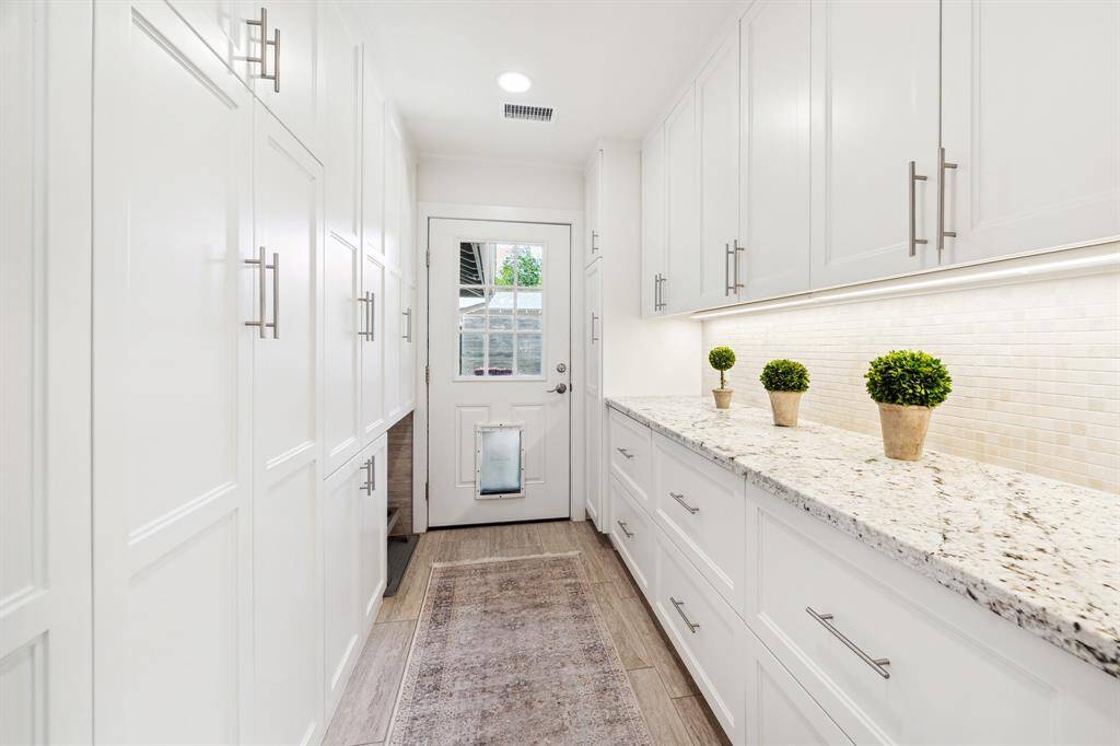 A beautiful butlers pantry for all your storage needs!