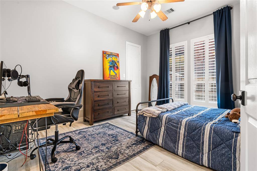 ANOTHER SECONDARY BEDROOM.