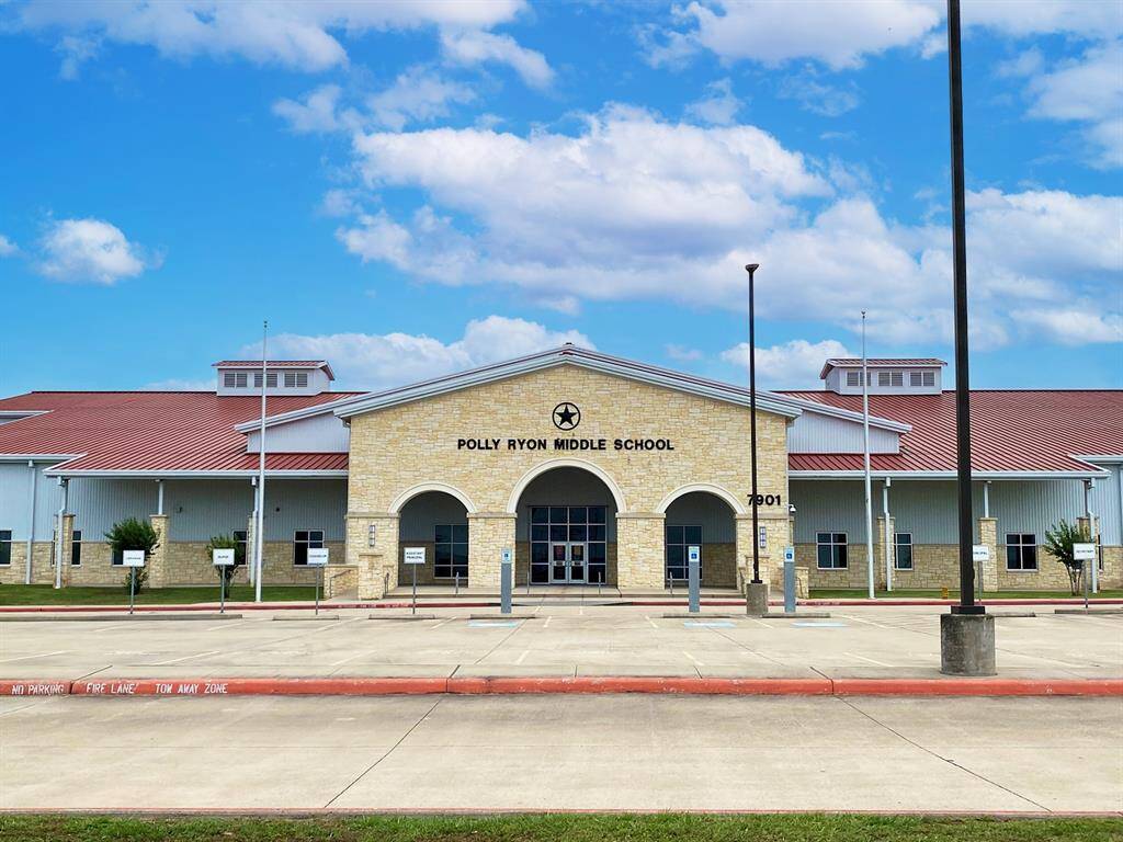 ZONED TO AWARD WINNING POLLY RYON MIDDLE SCHOOL.