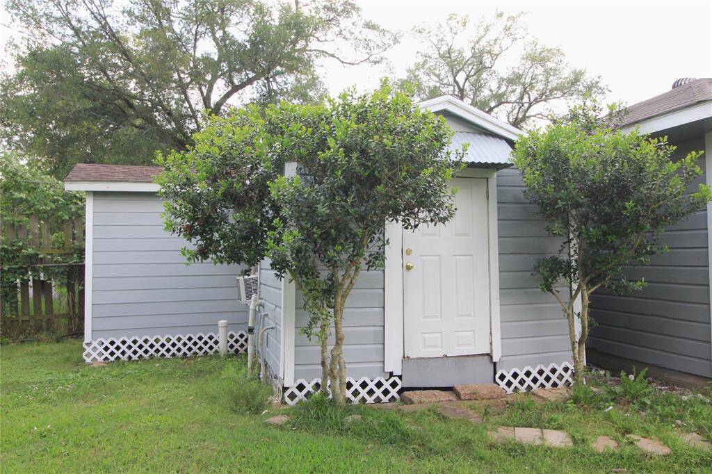 Efficiency Apt behind the garage