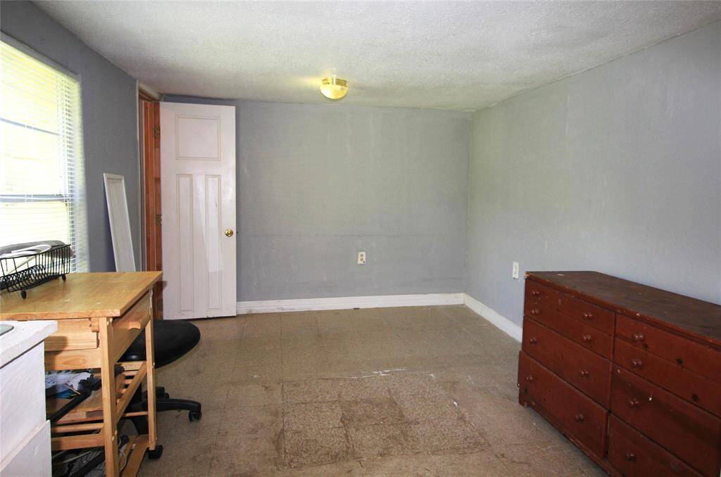 Eff Apt - 1 Room