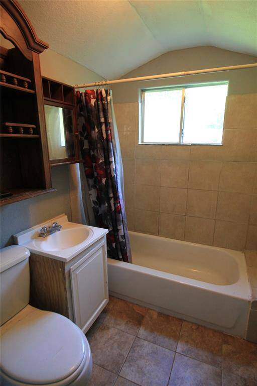 Eff Apt - Bathroom