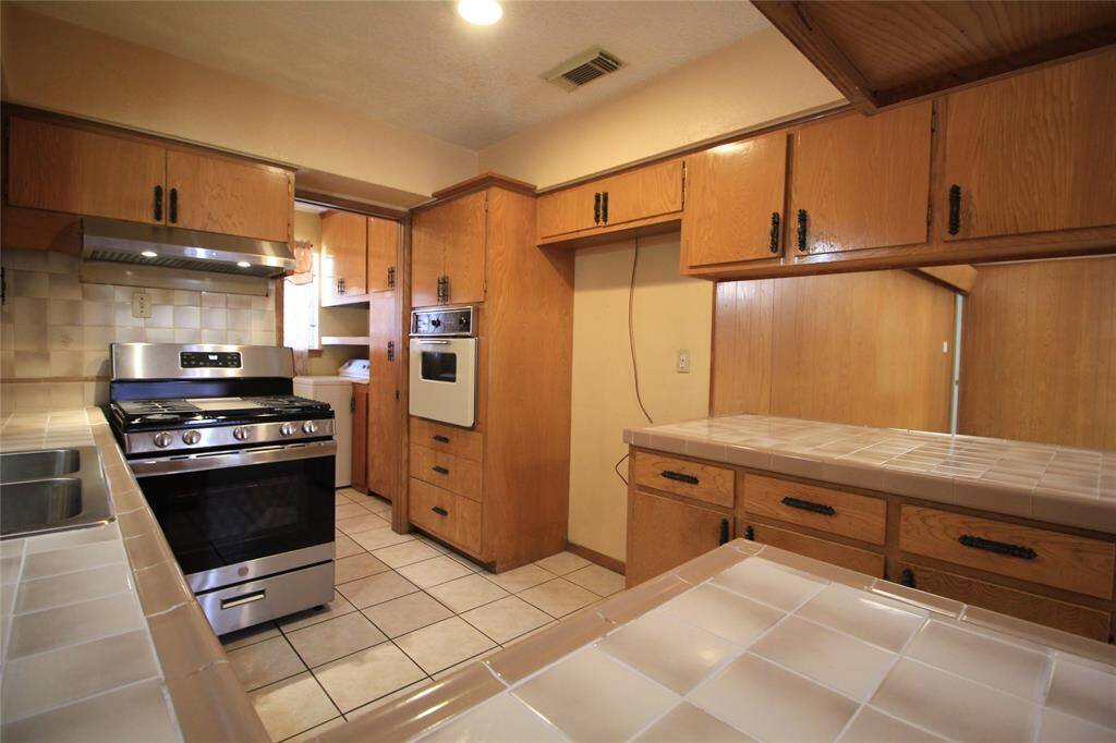 Good counter space and cabinet storage